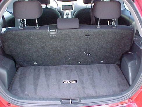 Used 2007 Toyota Yaris 2-Door Hatchback FWD image 5