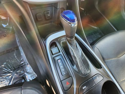 Used 2017 Chevrolet Volt LT w/ Comfort Package image 27