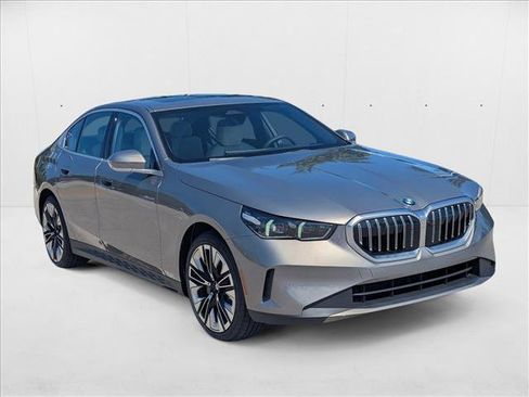 Used 2026 BMW 530i w/ Premium Package RWD image 6