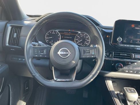 Used 2025 Nissan Pathfinder Rock Creek AWD/4WD image 17