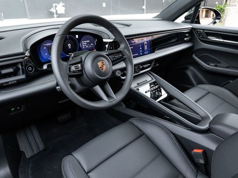 Used 2026 Porsche Macan 4 Electric AWD/4WD image 4