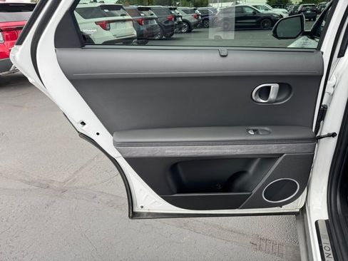 Used 2024 Hyundai Ioniq 5 Limited AWD/4WD image 28