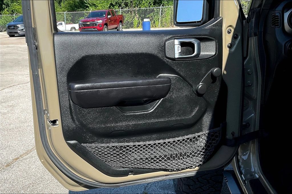 Used 2020 Jeep Gladiator Sport AWD/4WD image 18