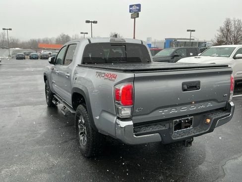 Used 2021 Toyota Tacoma TRD Off-Road image 7