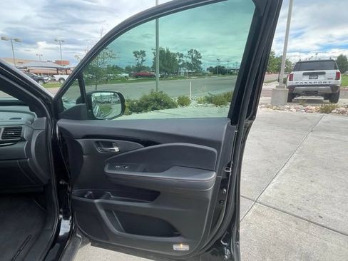 Used 2023 Honda Ridgeline Black Edition image 31