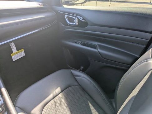 New 2026 Jeep Compass Latitude image 15