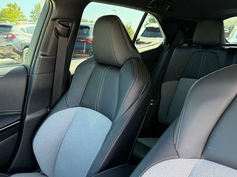 Used 2025 Toyota Corolla XSE FWD image 15