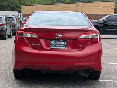 Used 2014 Toyota Camry SE FWD image 8