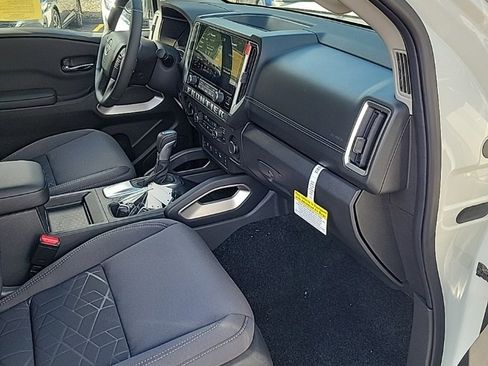 Certified 2025 Nissan Frontier SV w/ SV Convenience Package image 19