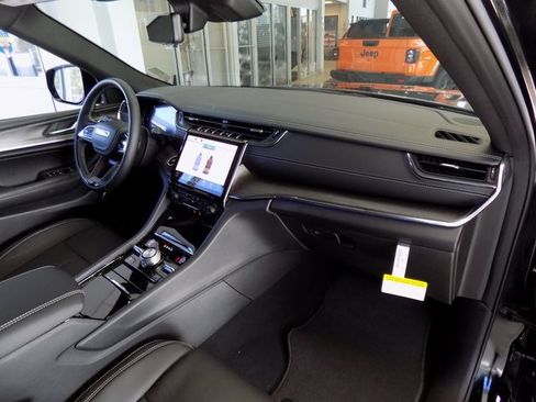 New 2025 Jeep Grand Cherokee L Overland image 29