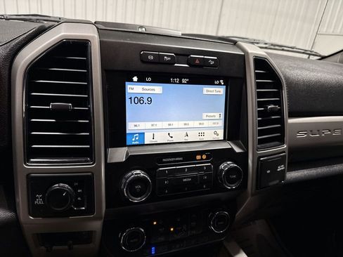Used 2019 Ford F250 Lariat w/ Lariat Ultimate Package AWD/4WD image 13