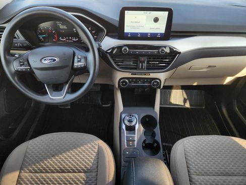 Used 2020 Ford Escape SE image 25