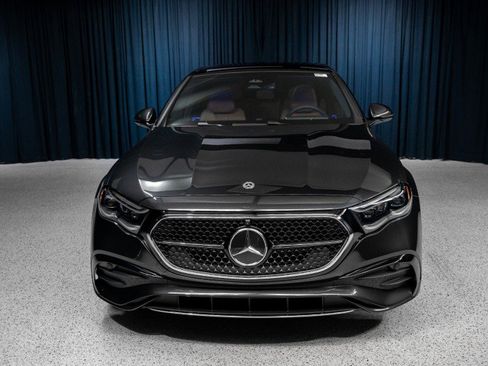 New 2026 Mercedes-Benz E 450 4MATIC Sedan image 2
