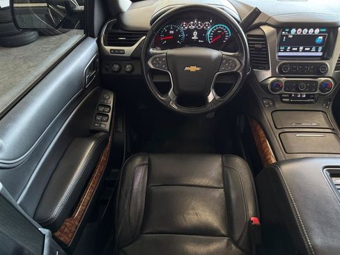 Used 2020 Chevrolet Suburban Premier AWD/4WD image 5