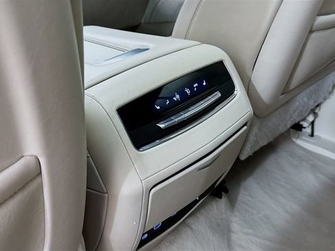 Used 2022 Cadillac Escalade ESV Sport Platinum w/ Heavy-Duty Trailer Package AWD/4WD image 31