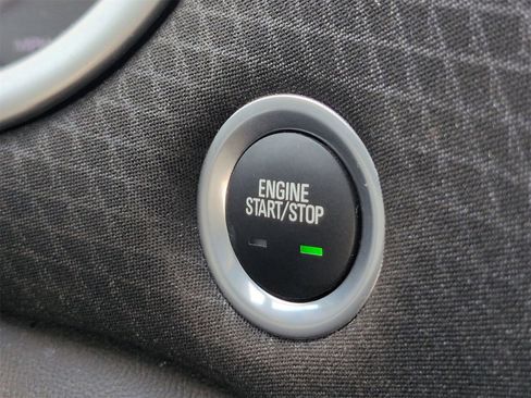 Used 2025 Chevrolet Malibu LT image 35