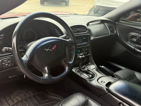 Used 2004 Chevrolet Corvette Base w/ Preferred Equipment Group image 12