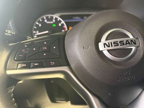 Used 2022 Nissan Sentra SV FWD image 15