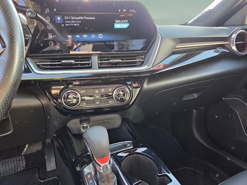 Used 2024 Chevrolet Trax RS w/ Driver Confidence Package image 6