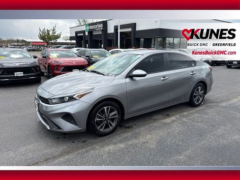 Used 2022 Kia Forte LXS FWD image 14