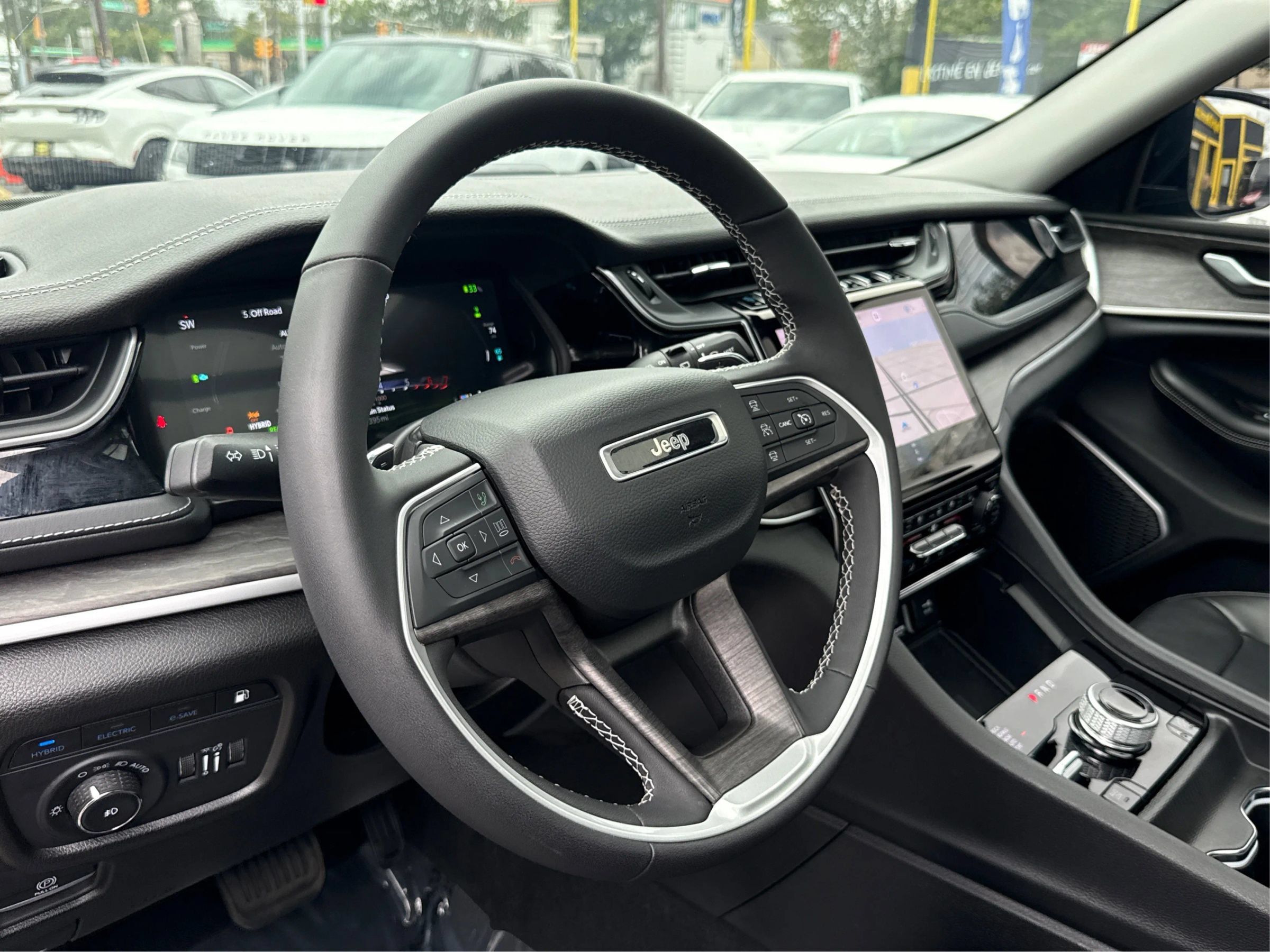 Used 2024 Jeep Grand Cherokee Limited 4xe w/ Luxury Tech Group II AWD/4WD image 16