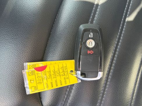 Used 2024 Ford Edge SEL image 32