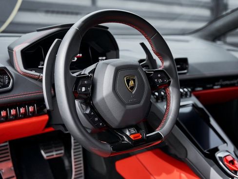Used 2023 Lamborghini Huracan EVO image 42