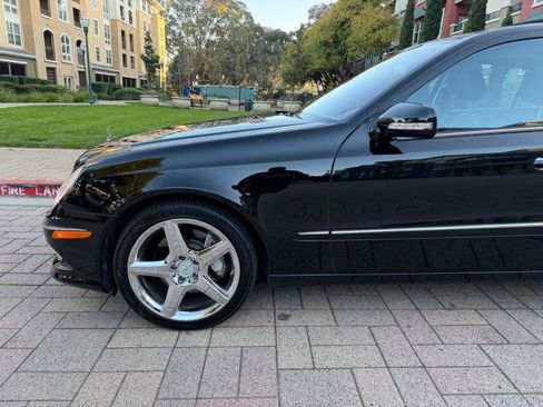 Used 2009 Mercedes-Benz E 550 Sedan image 23