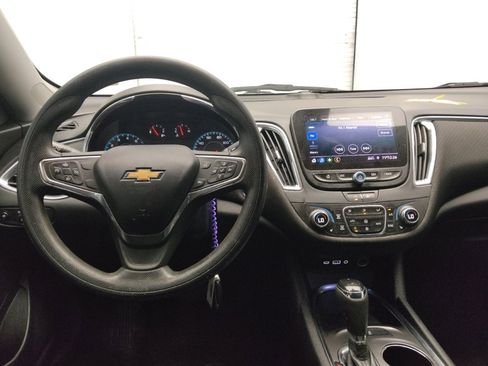 Used 2020 Chevrolet Malibu LT FWD image 22