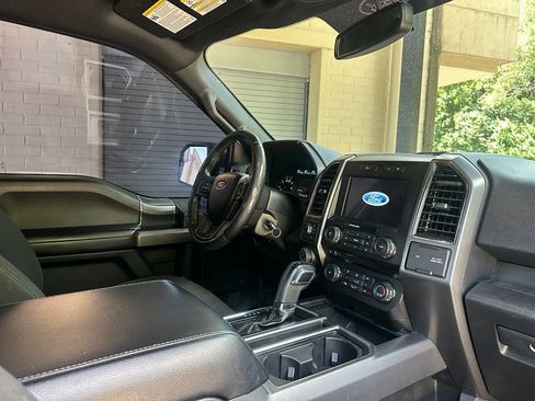 Used 2018 Ford F150 XLT w/ Equipment Group 302A Luxury AWD/4WD image 10