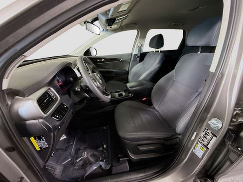 Used 2018 Kia Sorento FWD image 21