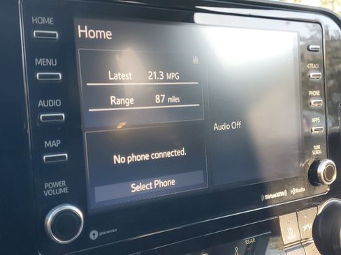 Used 2022 Toyota Highlander XLE image 29