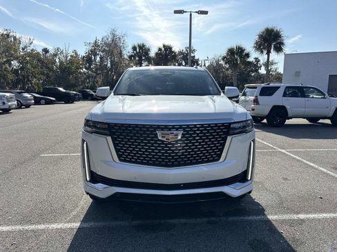 Used 2023 Cadillac Escalade Premium Luxury image 8