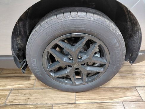 Certified 2024 Ford Edge SEL image 8