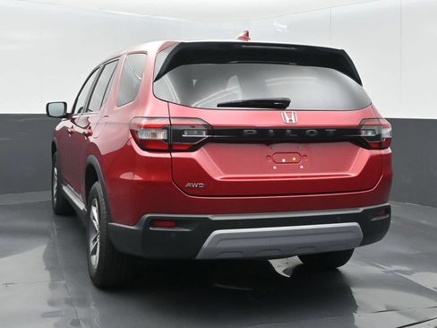 Used 2025 Honda Pilot EX-L image 6