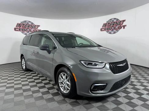 Used 2022 Chrysler Pacifica Touring-L FWD image 9
