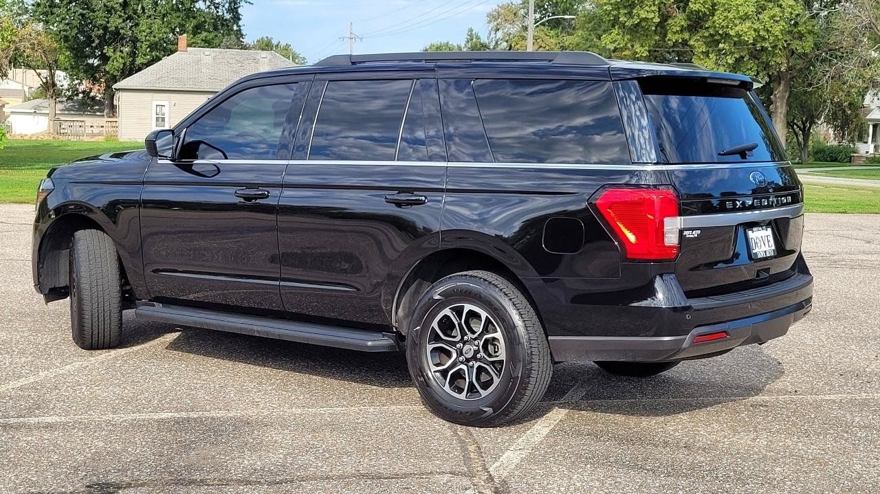 Used 2022 Ford Expedition XL AWD/4WD image 2