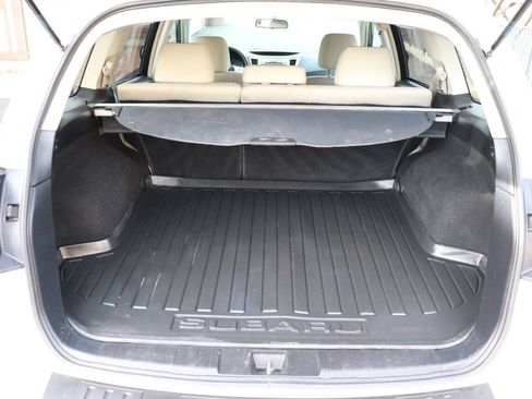 Used 2011 Subaru Outback 2.5i Premium AWD/4WD image 30