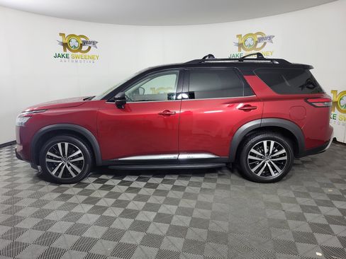 Used 2023 Nissan Pathfinder Platinum w/ Lighting Package (N93) AWD/4WD image 2