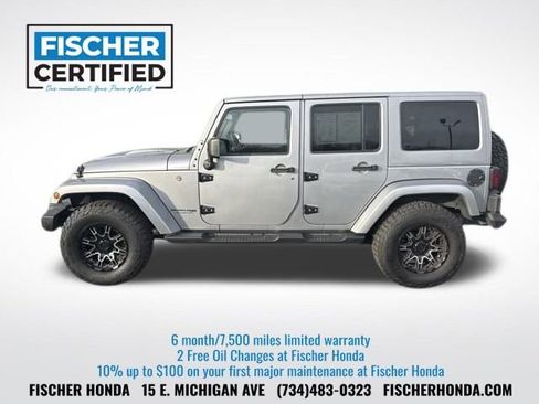 Used 2018 Jeep Wrangler Unlimited Sahara image 2