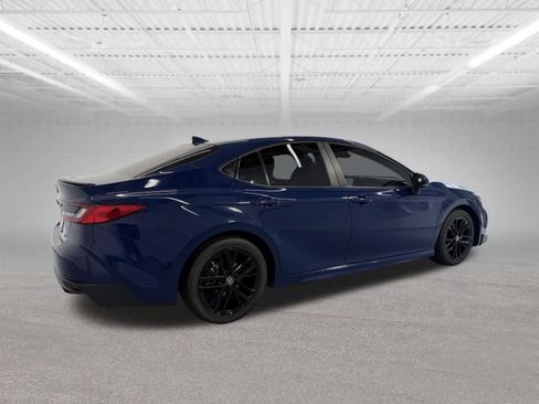 Used 2025 Toyota Camry SE FWD image 5