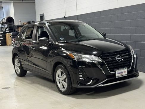 Used 2024 Nissan Kicks S FWD image 2