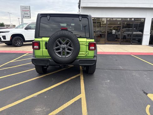 Used 2025 Jeep Wrangler Unlimited Sport AWD/4WD image 6