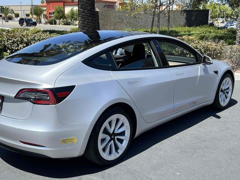 Used 2021 Tesla Model 3 Long Range AWD/4WD image 40