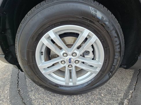 Used 2023 Ford Explorer XLT w/ Equipment Group 202A RWD image 24
