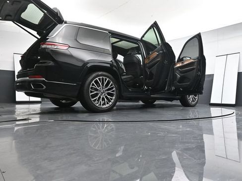 Used 2023 Jeep Grand Cherokee L Summit AWD/4WD image 37