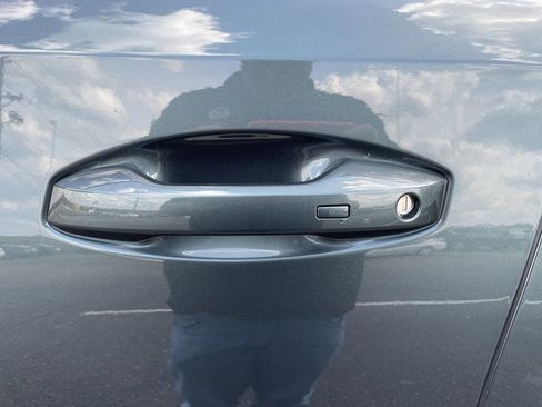 Certified 2025 Nissan Armada Platinum Reserve image 7