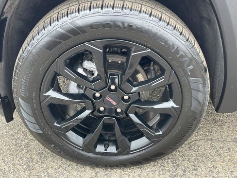 Used 2025 GMC Terrain Elevation w/ Black Edition image 24