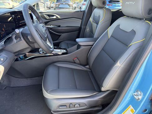 New 2026 Chevrolet Trax ACTIV w/ Sunroof Package image 9