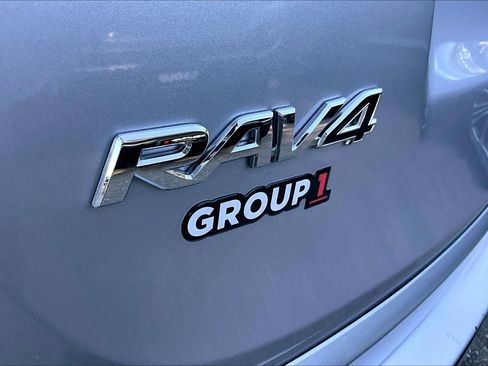 Used 2017 Toyota RAV4 XLE AWD/4WD image 10